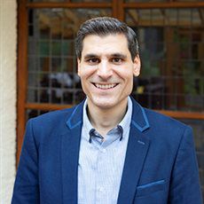 Dr Chris Laoutaris