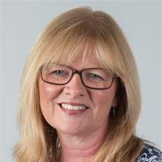 Mrs Amanda Knight