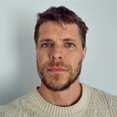 Dr Chris Lyon