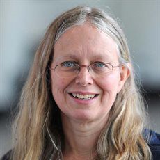 Dr Carole Cummins