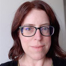 Ms Janine Dretzke