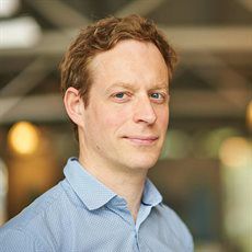 Dr Simon Blakey