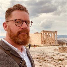 Dr James Bendle