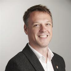 Professor Lee Chapman