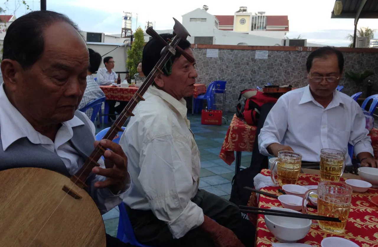 Can Tho musicians playing traditional Vietnamese songs
